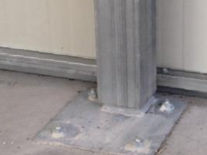 Pieds avec platine à visser